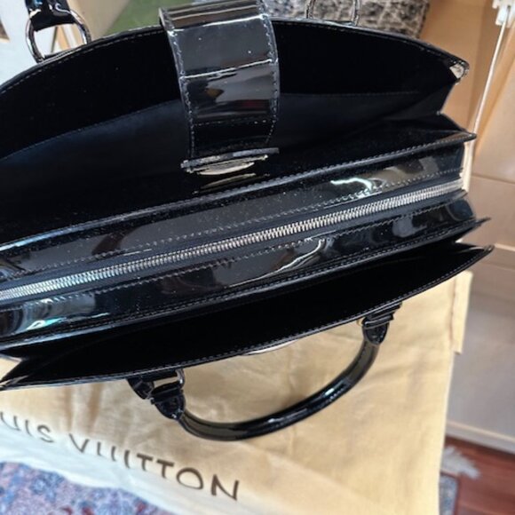 Louis Vuitton Black Epi Leather Pont Neuf GM - Picture 4 of 12